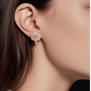 ANNA SUI NYC designer gold/ pink pearl post/dangle enamel flower earrings